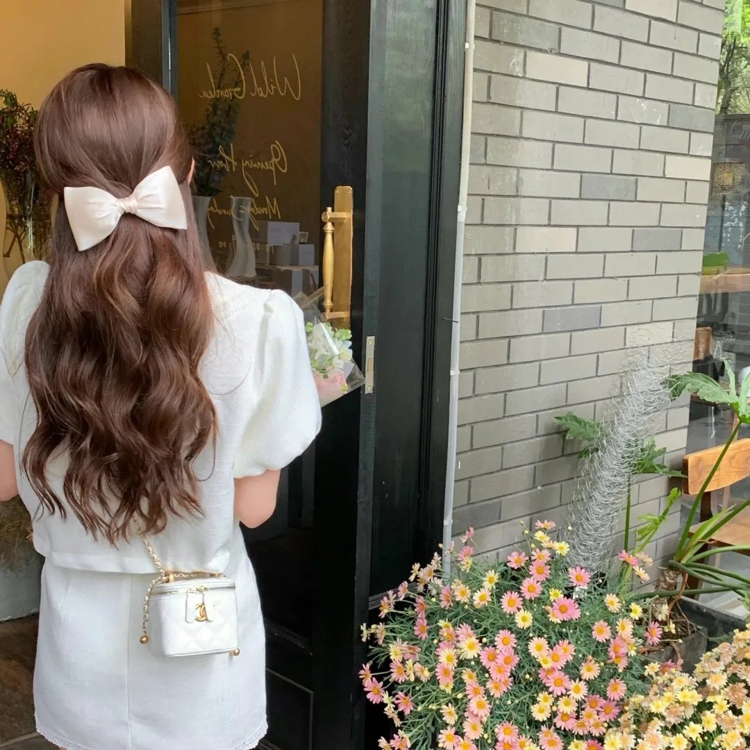 女孩梦三十